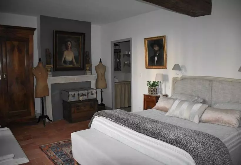 Pensão Le Petit Chateau De Sainte Colombe