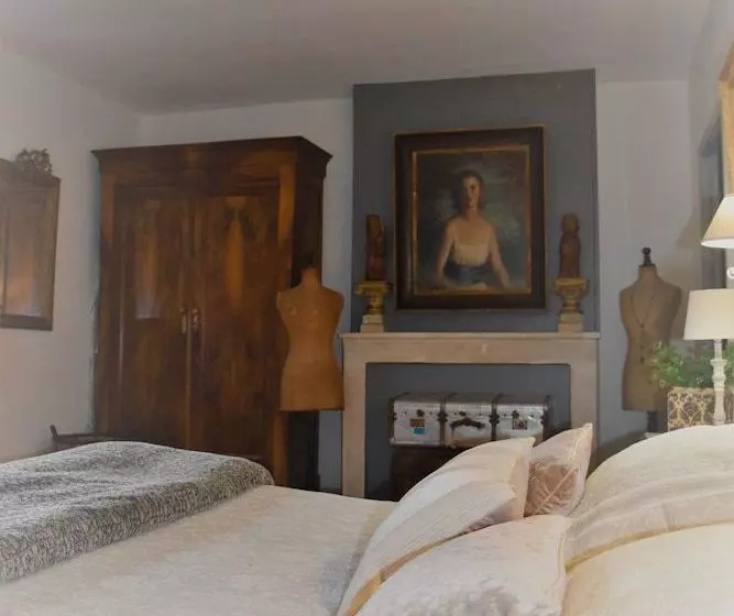 Pensão Le Petit Chateau De Sainte Colombe