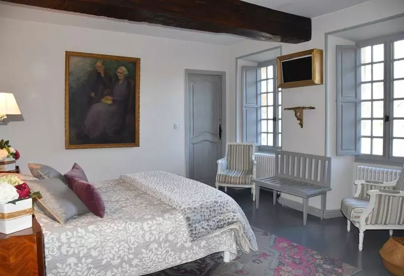 Pensão Le Petit Chateau De Sainte Colombe