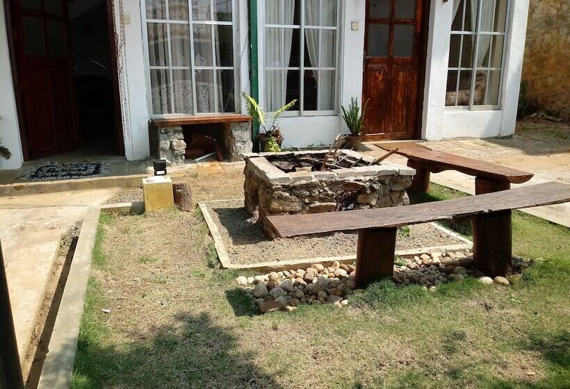 פנסיון Mount Cottage