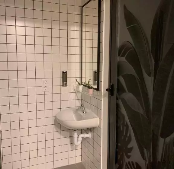 Az The Botanic Hostel