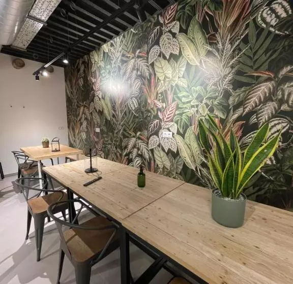 Az The Botanic Hostel