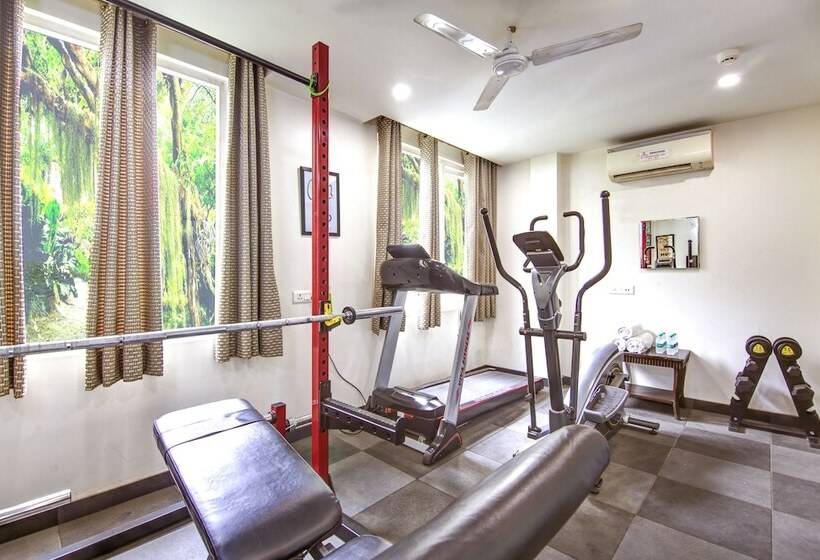 Gracious By Vishesh Hotels & Home Stay