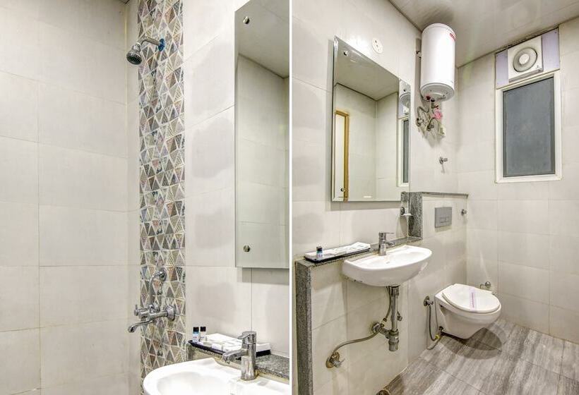 Gracious By Vishesh Hotels & Home Stay