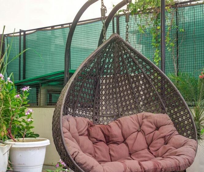 Gracious By Vishesh Hotels & Home Stay