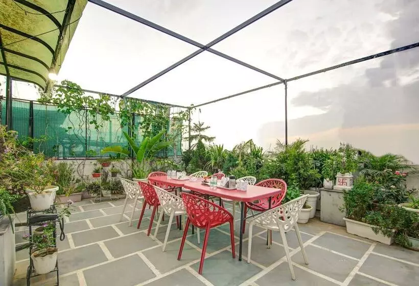 Gracious By Vishesh Hotels & Home Stay