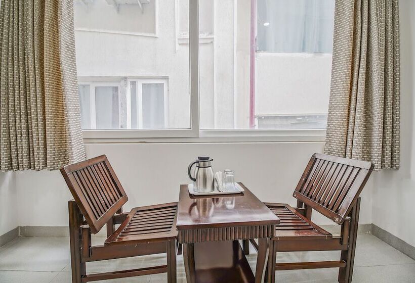 Gracious By Vishesh Hotels & Home Stay