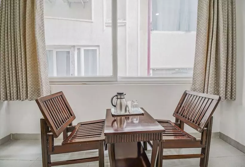 Gracious By Vishesh Hotels & Home Stay