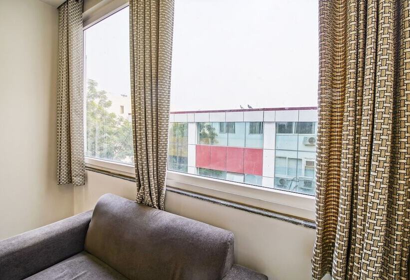 Gracious By Vishesh Hotels & Home Stay