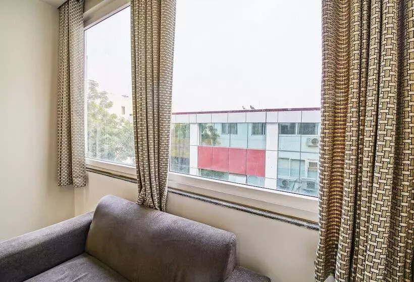 Gracious By Vishesh Hotels & Home Stay
