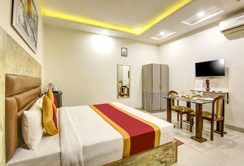 Gracious By Vishesh Hotels & Home Stay