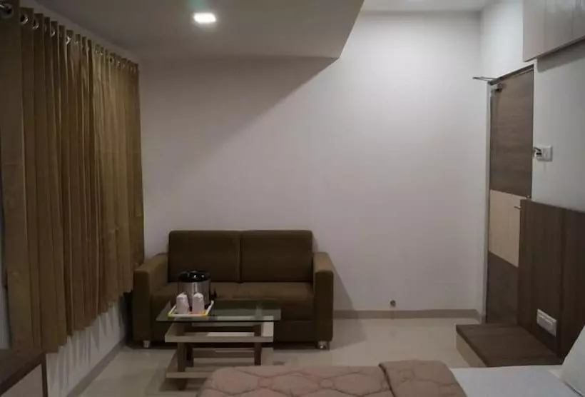 Hotel Grand Paradise