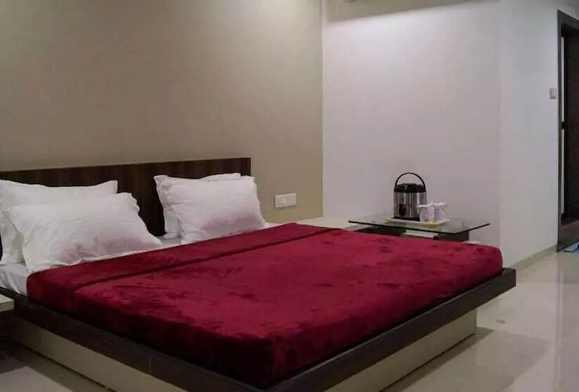 Hotel Grand Paradise