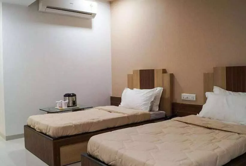 Hotel Grand Paradise