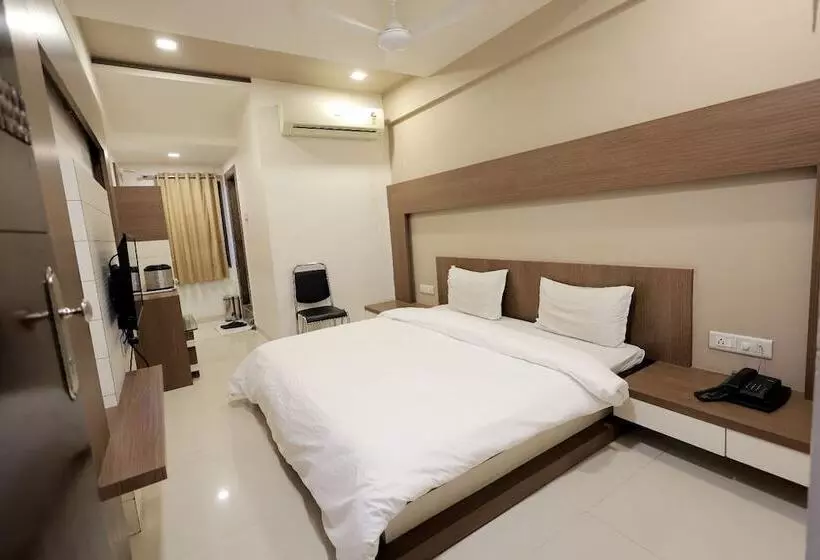 Hotel Grand Paradise