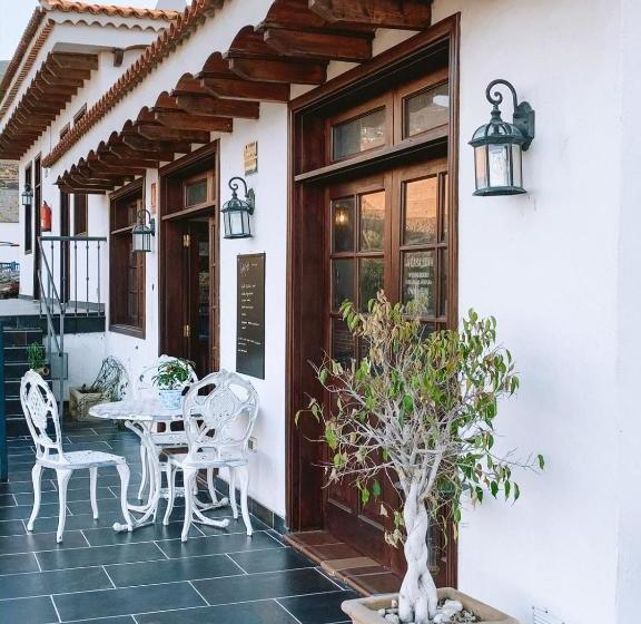 هتل La Casa Nova Hostel