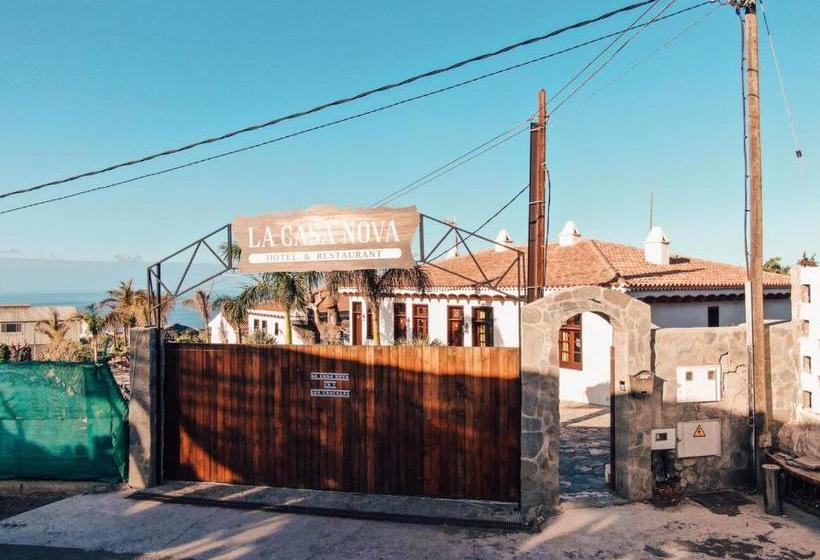 هتل La Casa Nova Hostel
