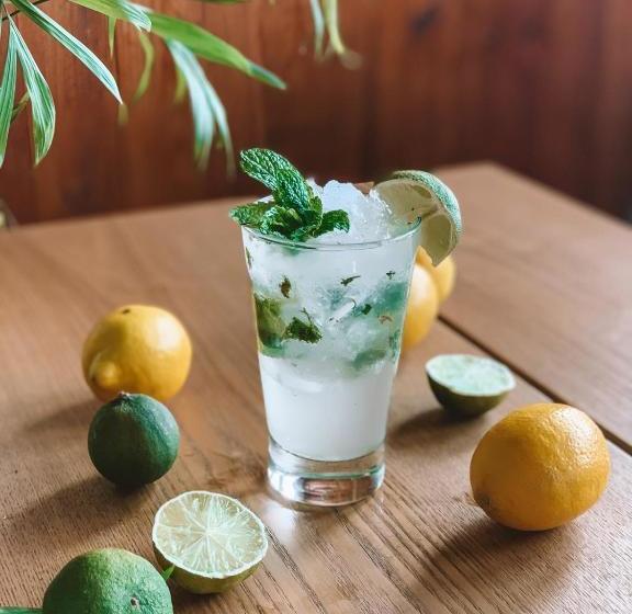 هتل La Casa Nova Hostel