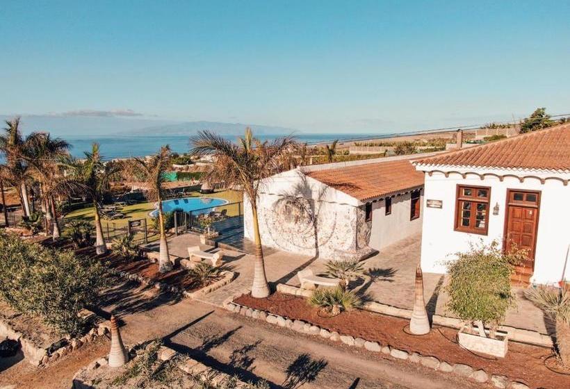 هتل La Casa Nova Hostel