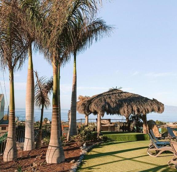 هتل La Casa Nova Hostel