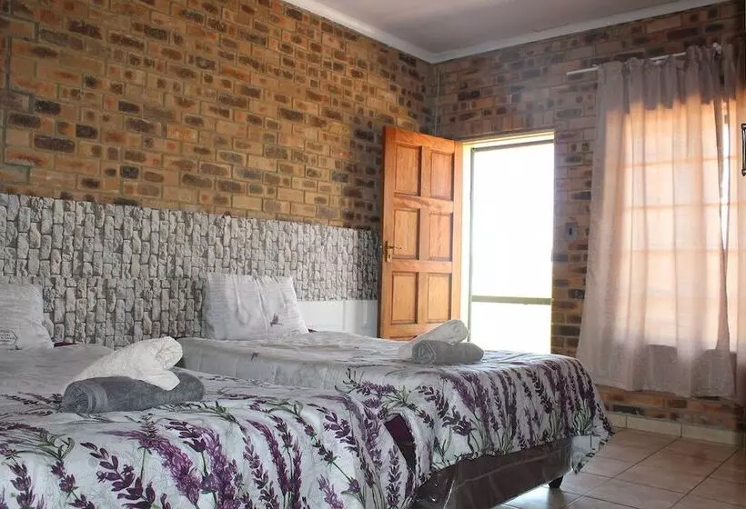 Majatalo Lily Villa Country Lodge