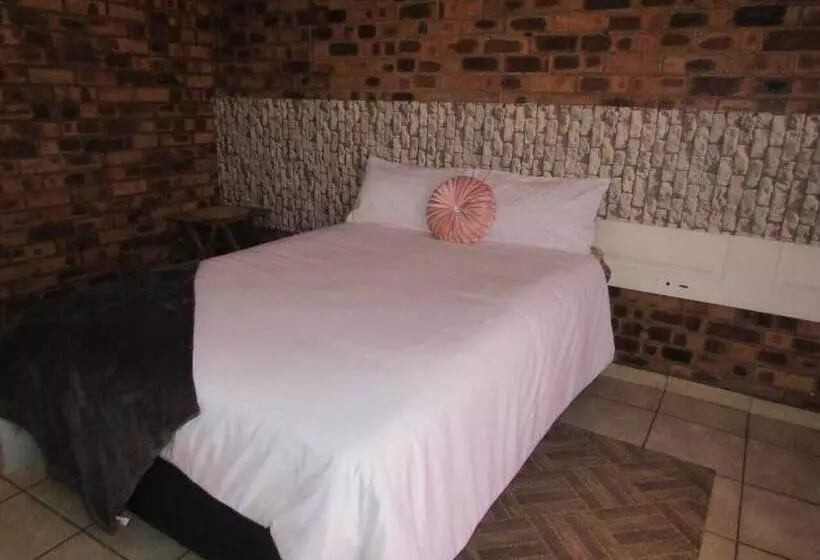 Majatalo Lily Villa Country Lodge