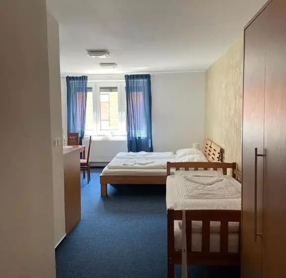 پانسیون Mikulov Inn   Hotel Zeme