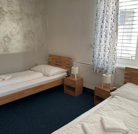 Pensionat Mikulov Inn   Hotel Zeme