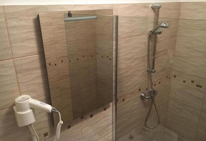 Pensionat Mikulov Inn   Hotel Zeme