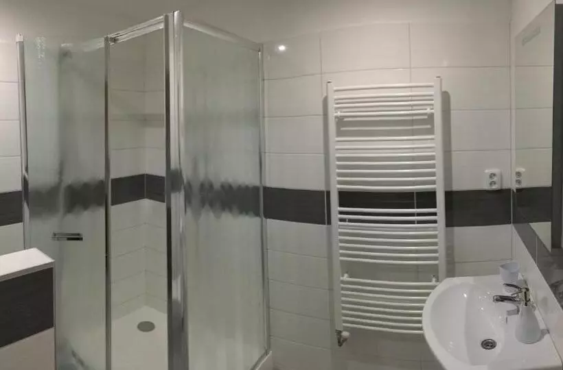 پانسیون Mikulov Inn   Hotel Zeme