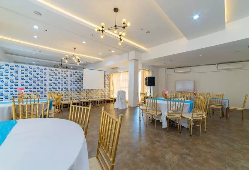 ペンション Reddoorz Plus @ Hotel Metro