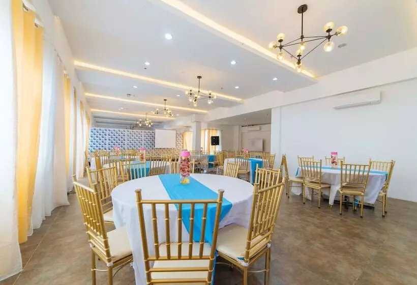 ペンション Reddoorz Plus @ Hotel Metro