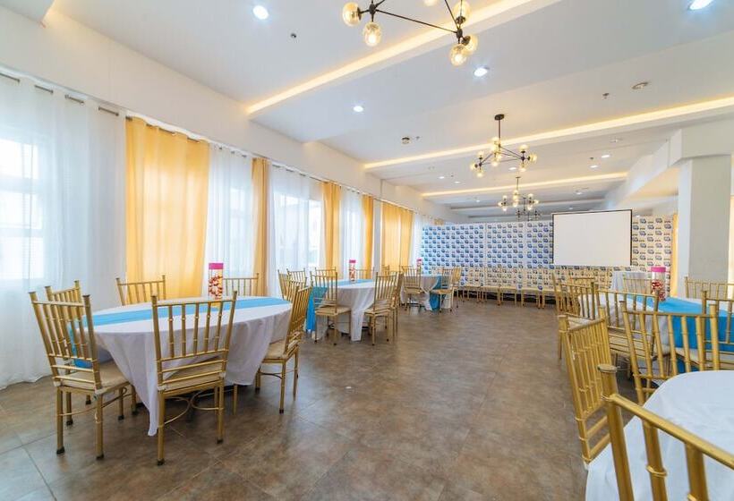 Пансион Reddoorz Plus @ Hotel Metro