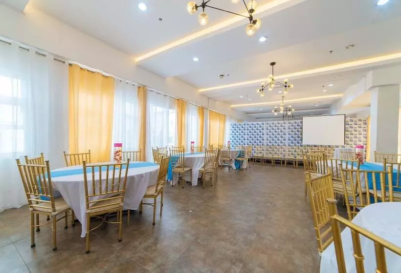 ペンション Reddoorz Plus @ Hotel Metro