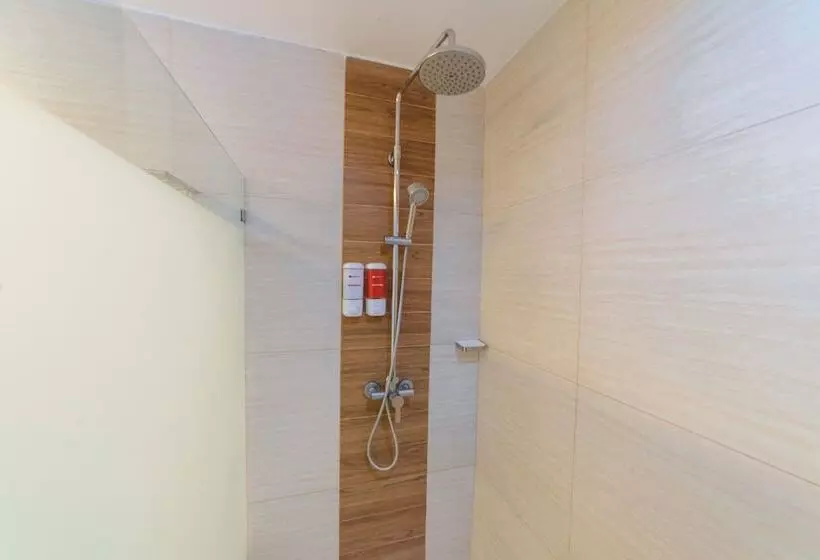 ペンション Reddoorz Plus @ Hotel Metro