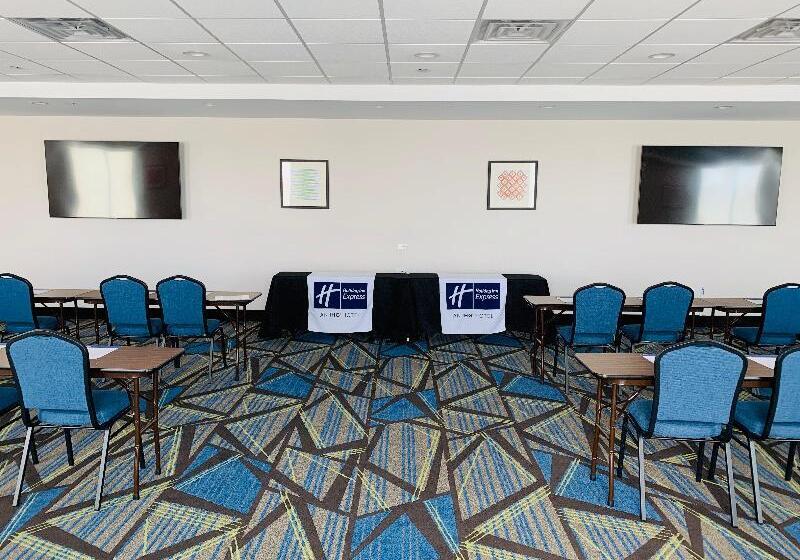 酒店 Holiday Inn Express & Suites Chicago Hoffman Estates, An Ihg