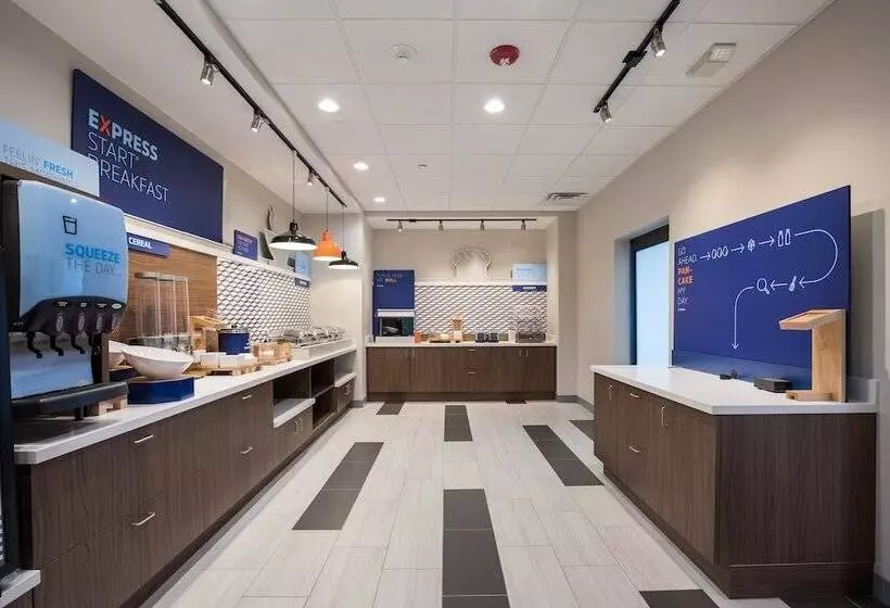 Hotelli Holiday Inn Express & Suites Chicago   Hoffman Estates, An Ihg
