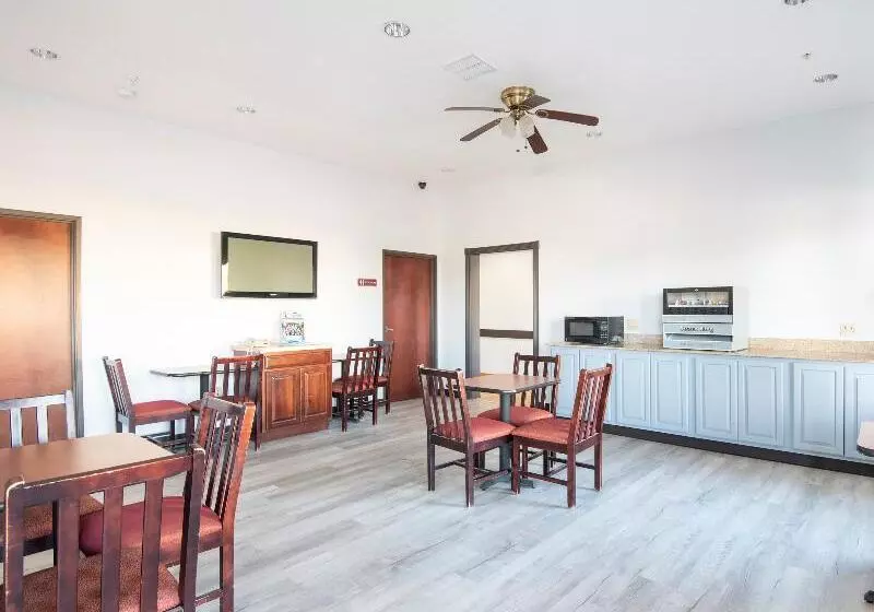 Hotelli Oyo Townhouse Clute Lake Jackson