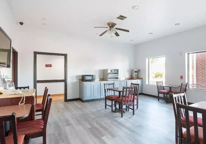 Hotelli Oyo Townhouse Clute Lake Jackson