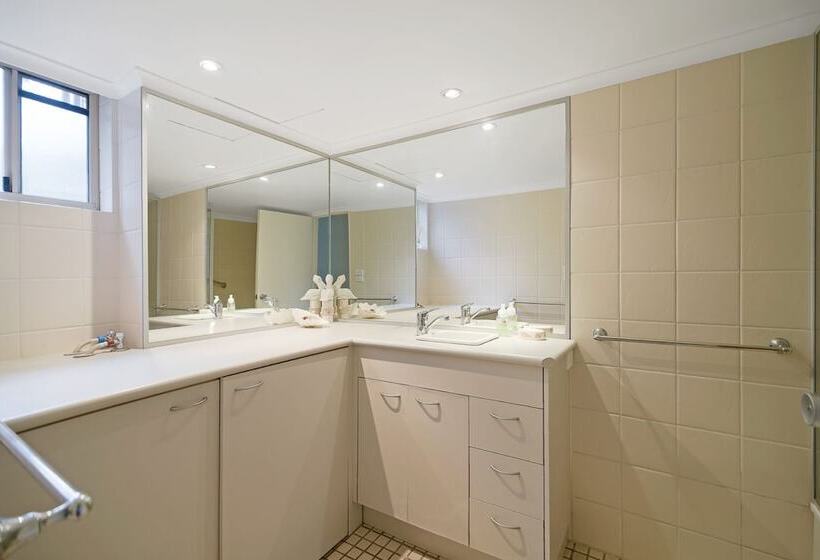 Kingsview 1/54 Kingfisher Drive