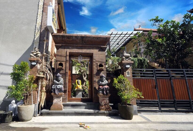 Panzió Kings House Kesari