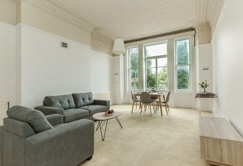 Spacious 1br Period Apartment Hampstead