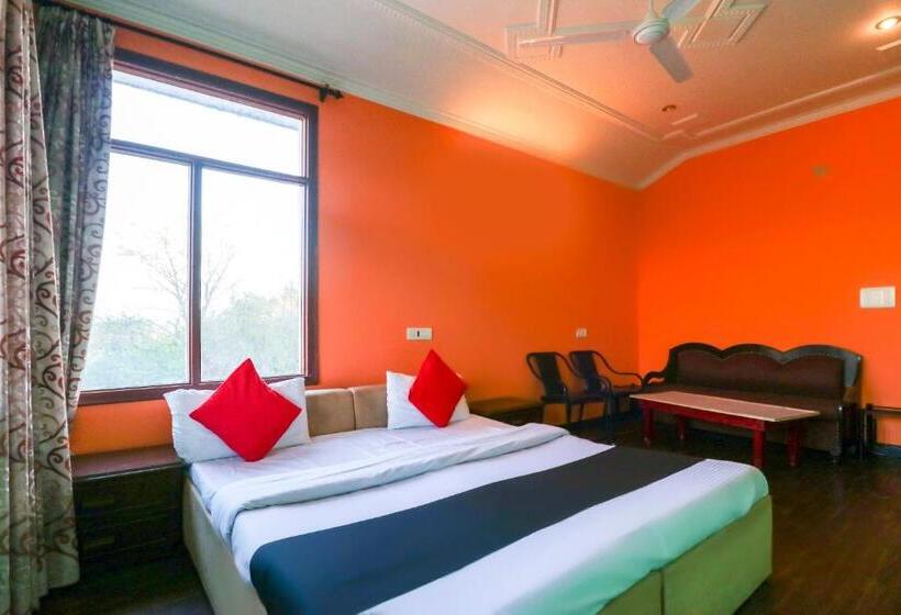 ホテル Capital O Saloh Palace