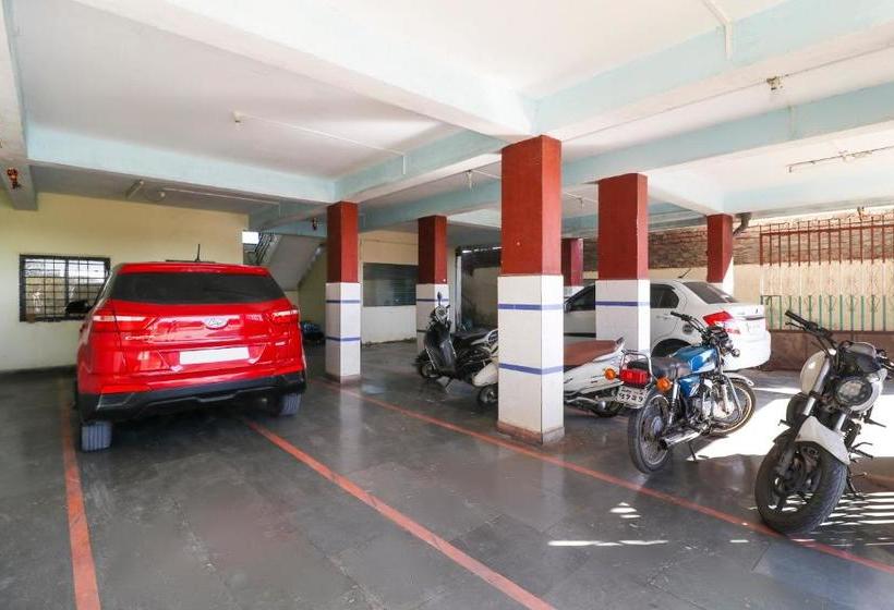 Vaccinated Staff- Spot On 68815 Hotel Sarthak