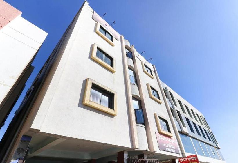 Vaccinated Staff- Spot On 68815 Hotel Sarthak