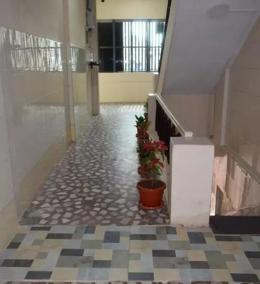 ホテル Athidhi Inn