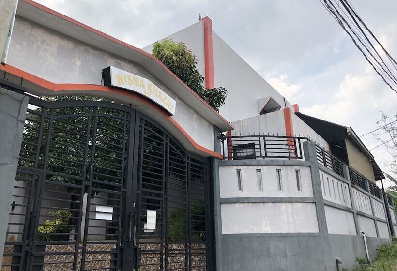 בית מלון כפרי Oyo 2770 Zleepy Wisma Khazri