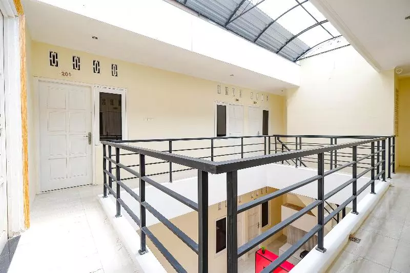 Hotelli Oyo 2856 Wisma Fortuna Syariah