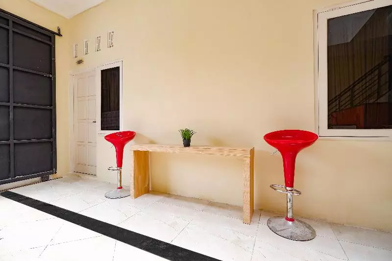 Hotelli Oyo 2856 Wisma Fortuna Syariah