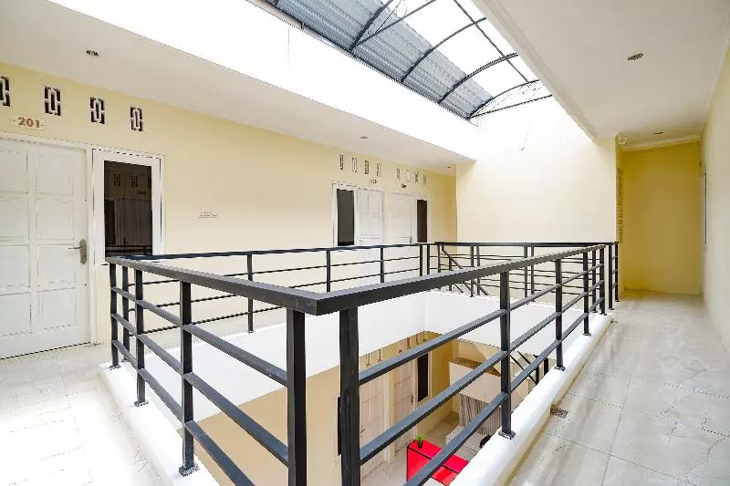 Hotelli Oyo 2856 Wisma Fortuna Syariah